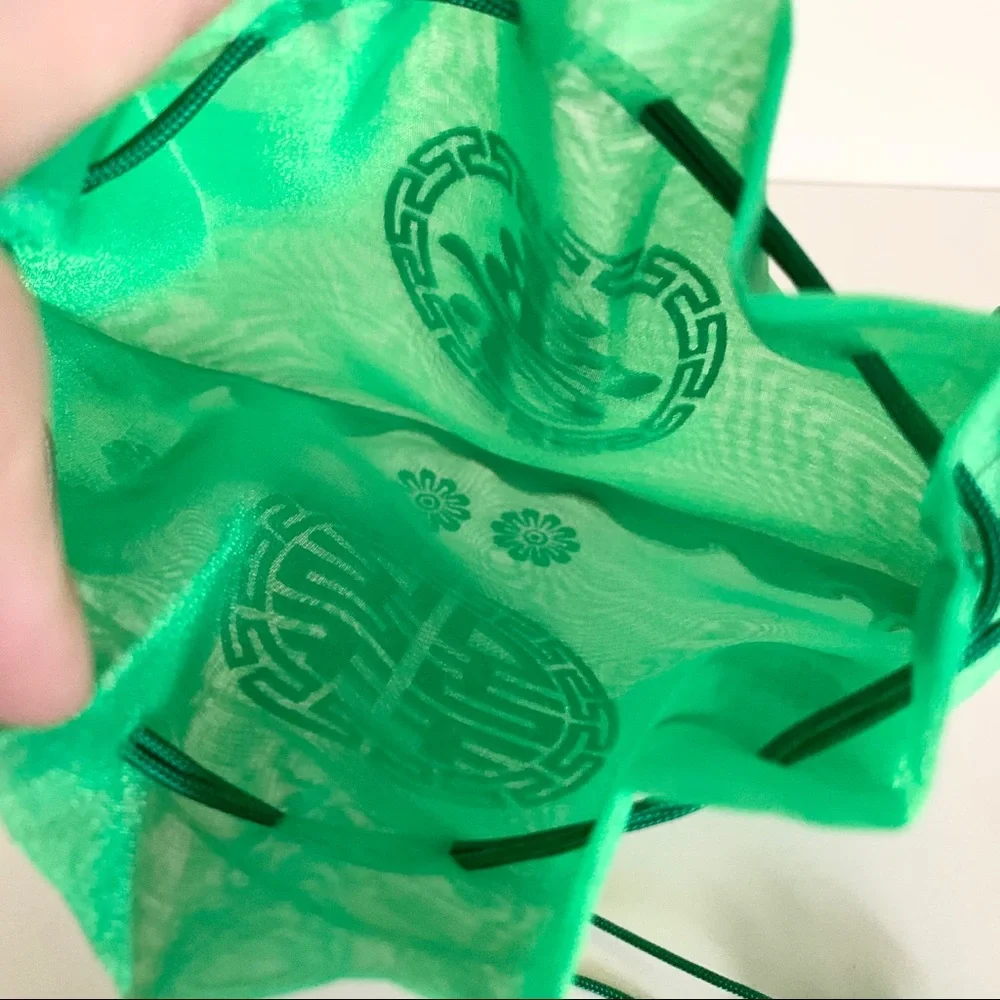 Hold 90’s vintage pouch